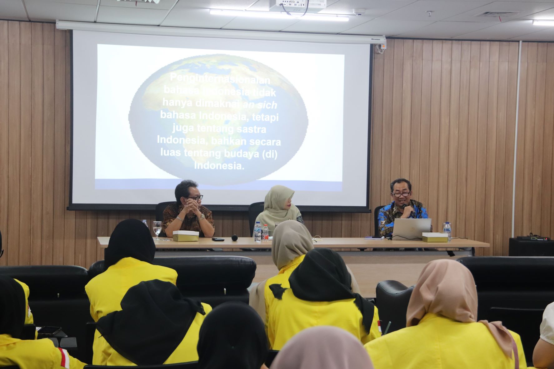 Seminar Nasional "Koleksi H.B. Jassin: Sejarah, Khazanah, Dan Internasionalisasi Sastra Etnik Nusantara"